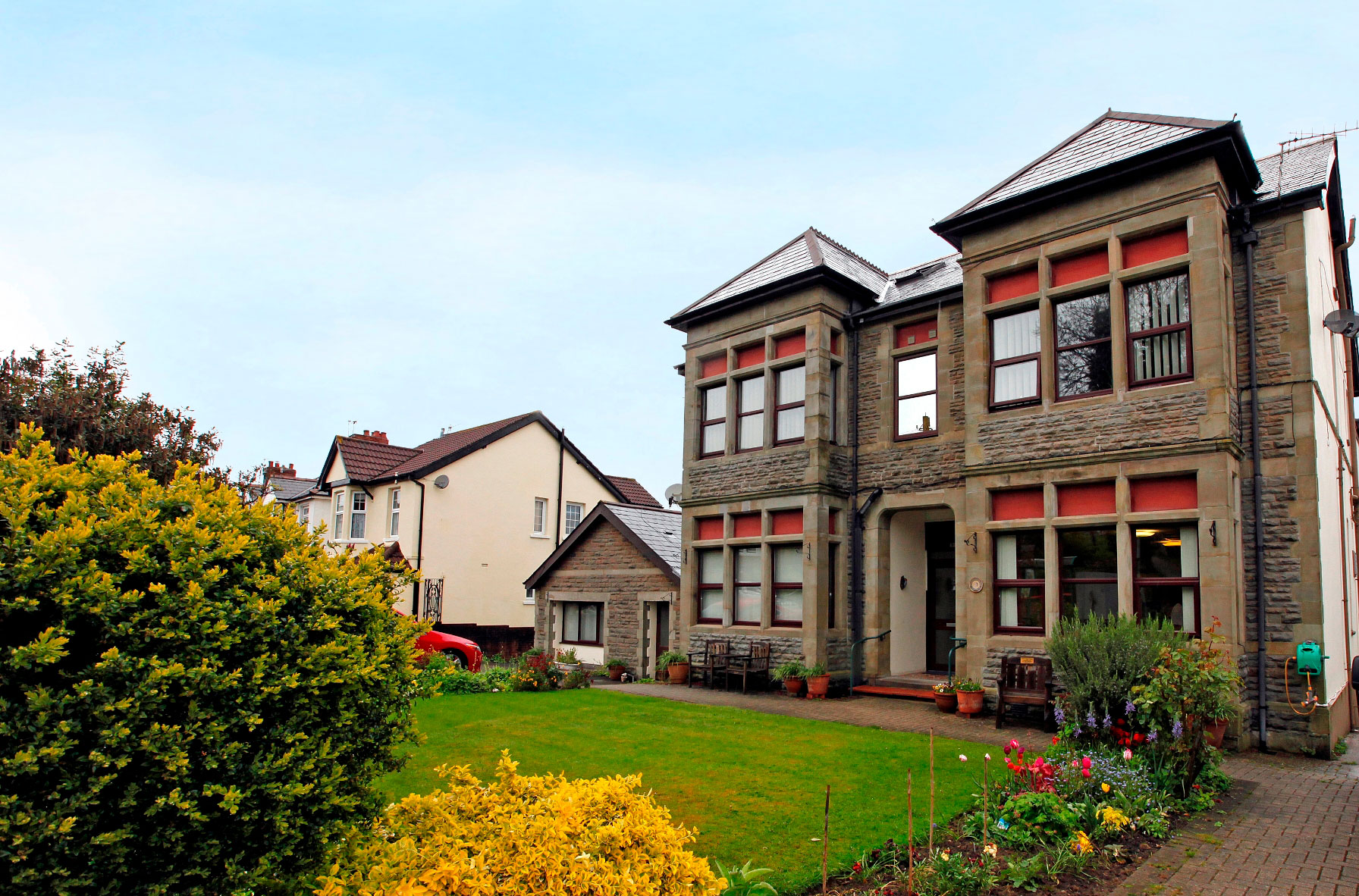 Welcome to Abbeyfield House in Caerphilly